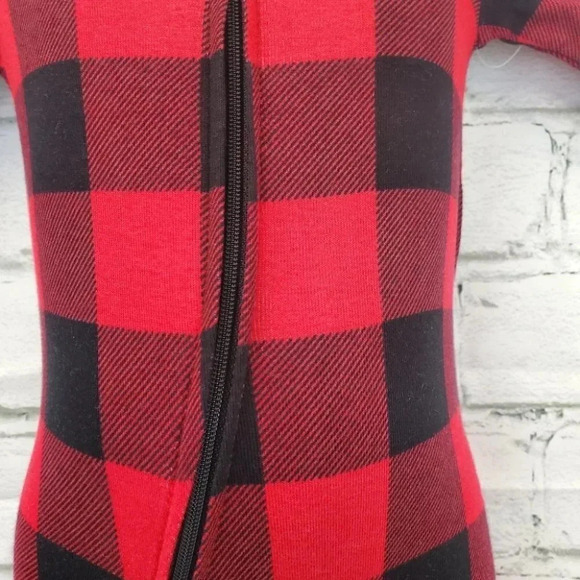 3-6 Month Baby Infant Red Buffalo Plaid Footed Onesie Christmas Holiday Winter - Picture 5 of 5